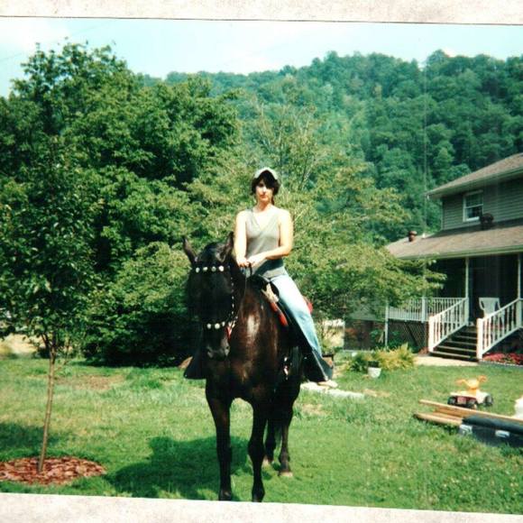 Meet your Posher, Denise - Picture 1 of 1